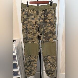 North Face Women's Class V Pant Joggers Camo Size Large
